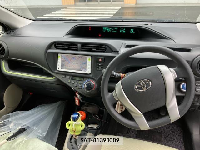 Toyota AQUA 2012-01 7868658-9