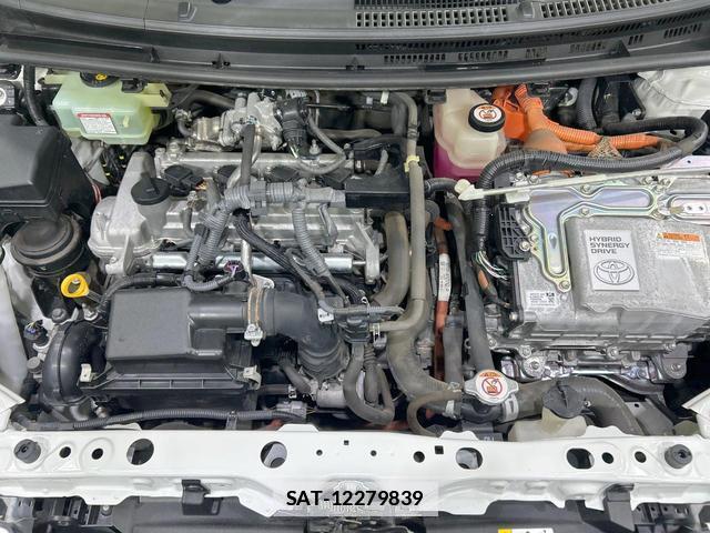 Toyota AQUA 2018-09 7869139-17