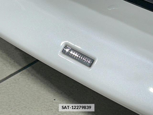 Toyota AQUA 2018-09 7869139-2