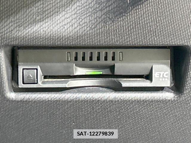 Toyota AQUA 2018-09 7869139-5