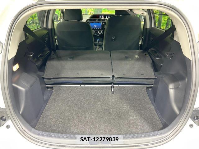 Toyota AQUA 2018-09 7869139-9