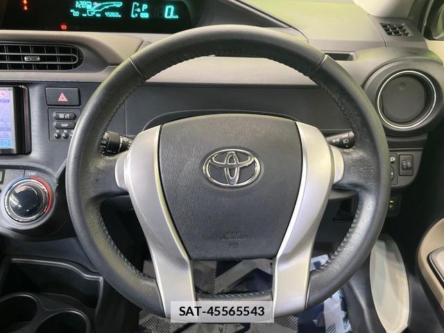 Toyota AQUA 2012-03 7869425-10