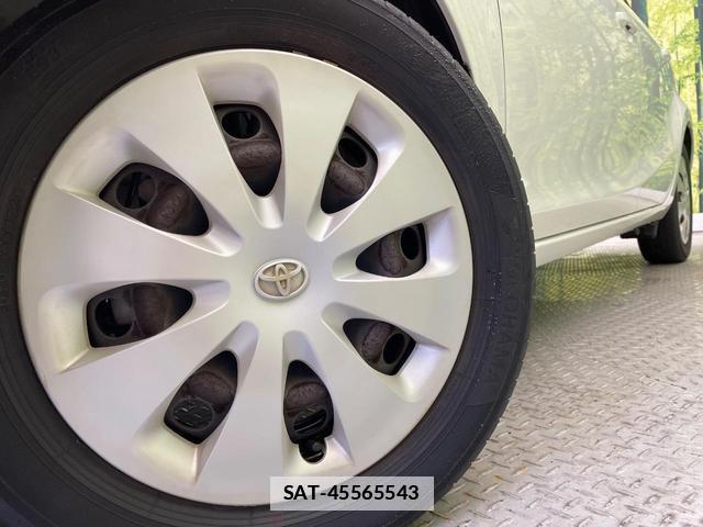 Toyota AQUA 2012-03 7869425-12