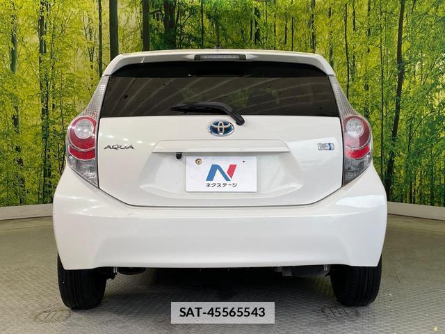 Toyota AQUA 2012-03 7869425-14