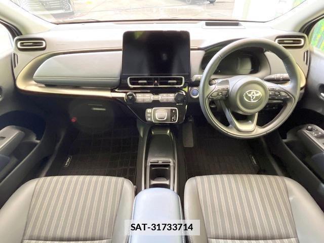 Toyota AQUA 2021-12 7869861-1