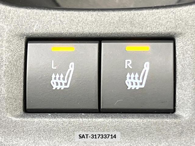 Toyota AQUA 2021-12 7869861-6