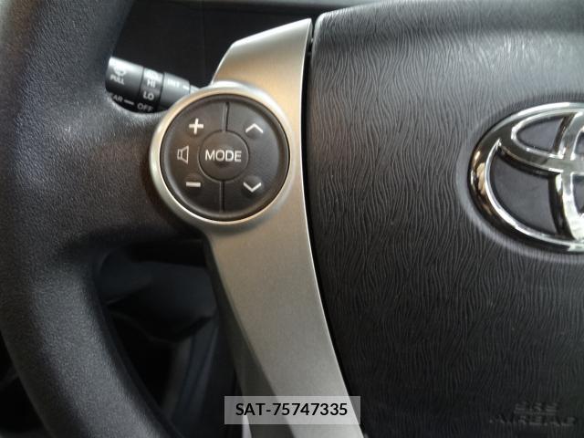 Toyota AQUA 2013-07 7870169-17