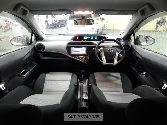 Toyota AQUA 2013-07 7870169-2