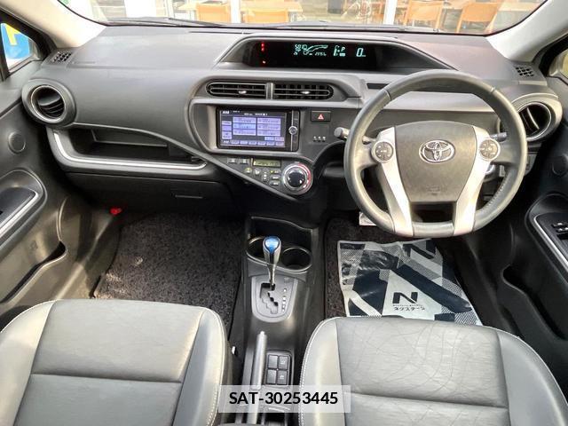 Toyota AQUA 2014-06 7870372-1
