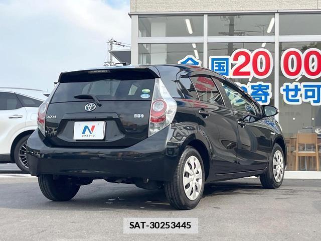 Toyota AQUA 2014-06 7870372-15