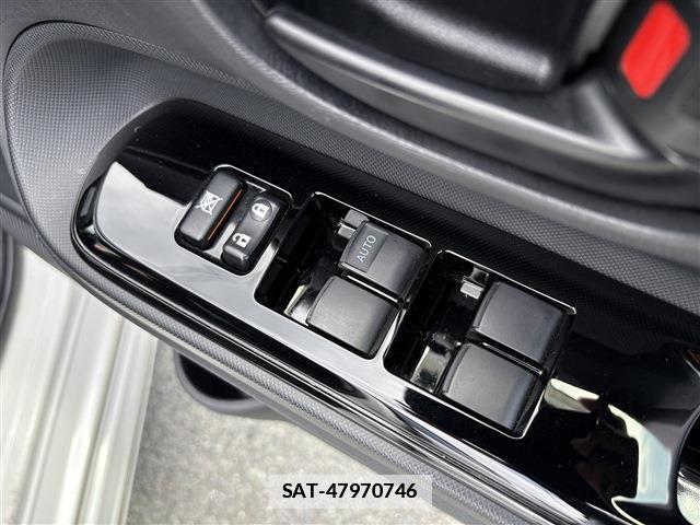 Toyota AQUA 2020-03 7870482-14