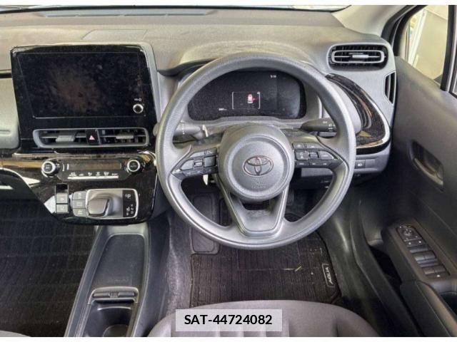 Toyota AQUA 2025-12 7870608-2