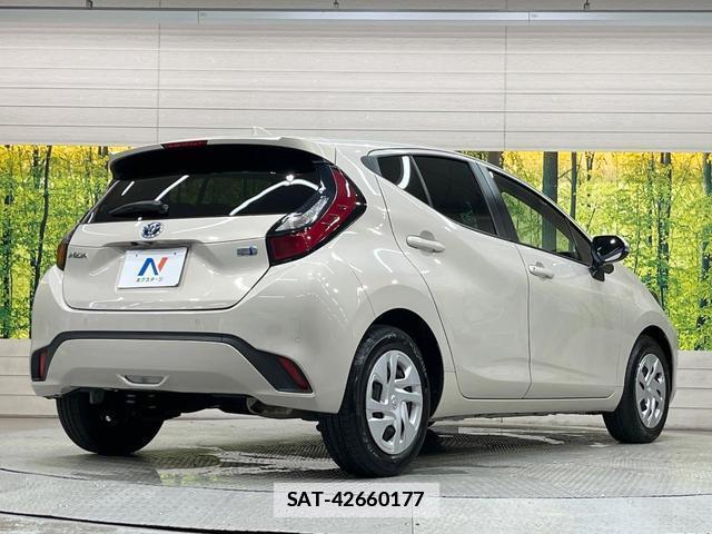 Toyota AQUA 2022-06 7871569-16