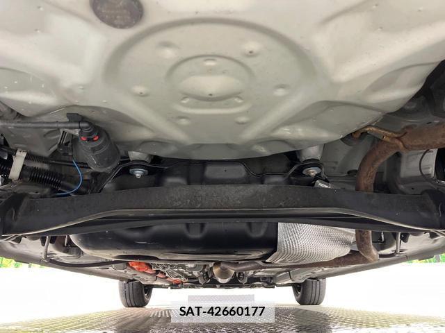 Toyota AQUA 2022-06 7871569-18