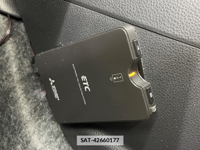 Toyota AQUA 2022-06 7871569-3
