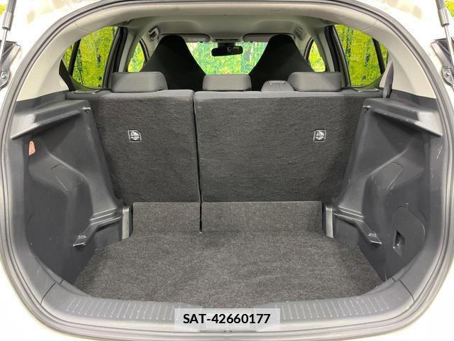 Toyota AQUA 2022-06 7871569-9