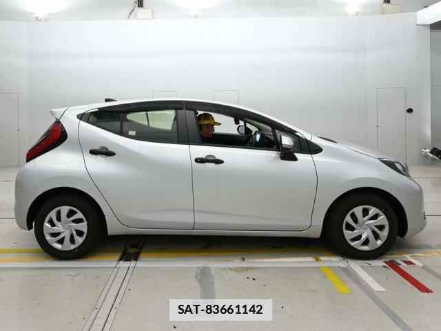 Toyota AQUA 2023-05 7872584-6