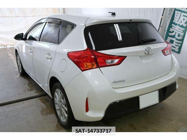 Toyota AURIS 2013-09 7870277-1