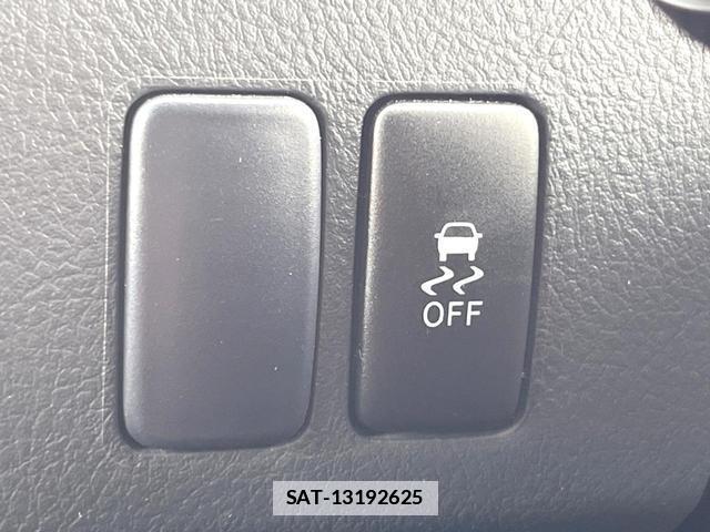 Toyota BB 2015-09 7867087-6
