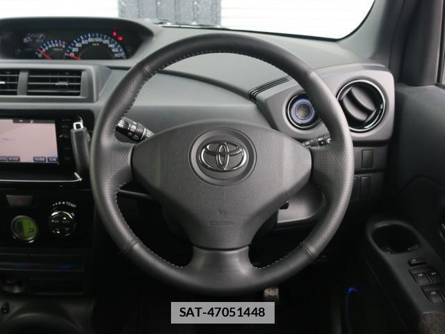 Toyota BB 2016-06 7867521-17
