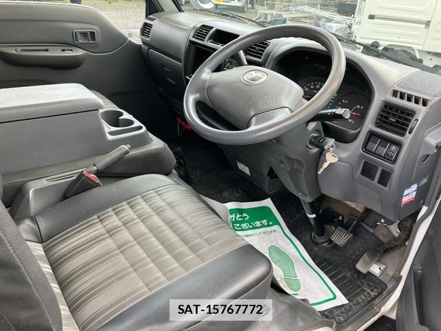 Mazda BONGO VAN 2021-04 7872792-4