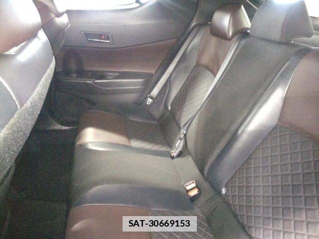 Toyota C-HR 2018-03 7866992-3