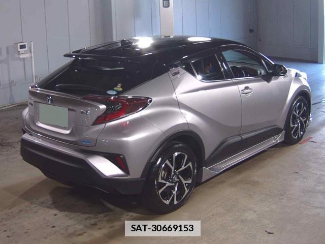 Toyota C-HR 2018-03 7866992-5