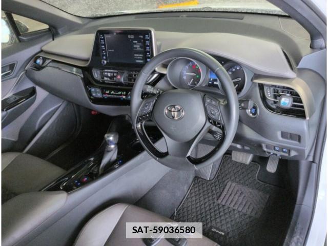 Toyota C-HR 2020-10 7866994-2