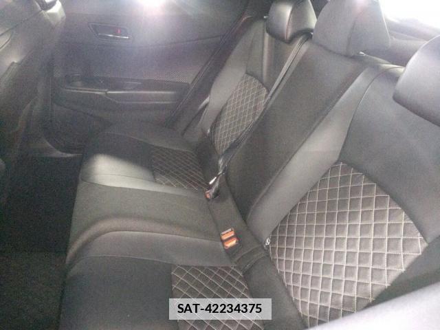 Toyota C-HR 2023-03 7867003-3