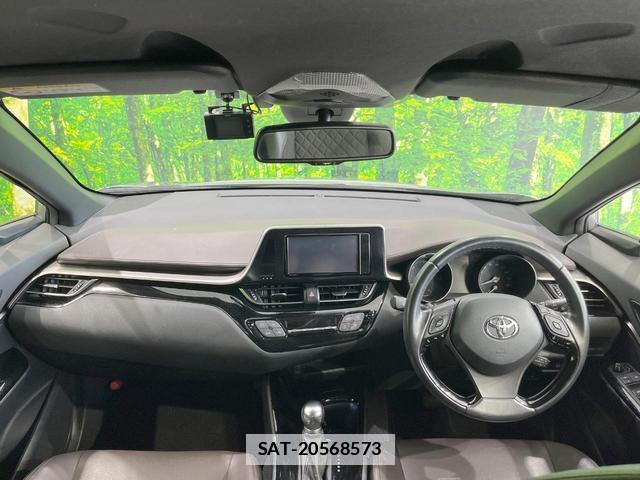 Toyota C-HR 2018-11 7868382-1