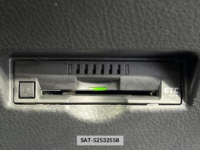 Toyota C-HR 2017-04 7869795-6