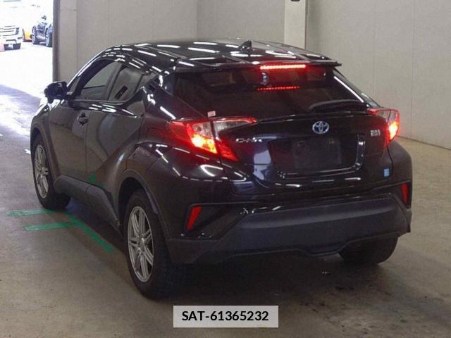 Toyota C-HR 2017-05 7870261-4