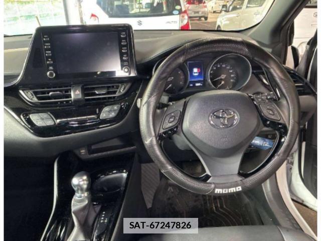 Toyota C-HR 2022-03 7870676-2