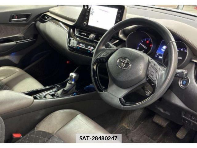 Toyota C-HR 2019-10 7870684-2