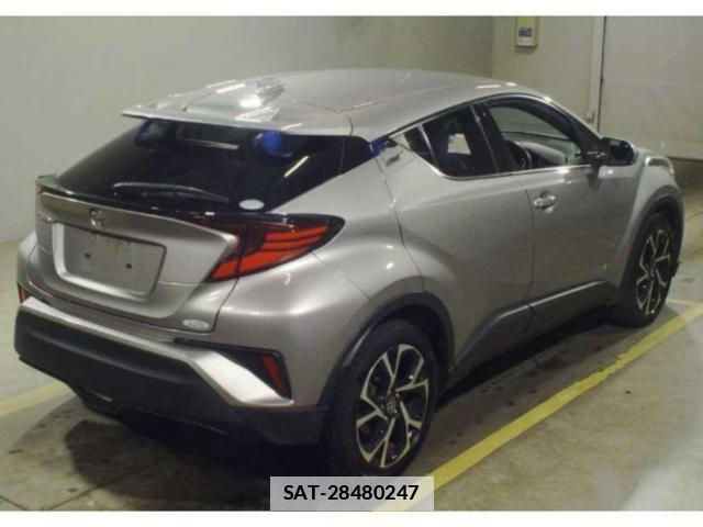 Toyota C-HR 2019-10 7870684-4