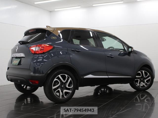 Renault CAPTUR 2016-07 7870432-17