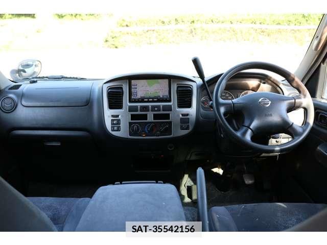 Nissan Caravan 2011-11 7866885-18
