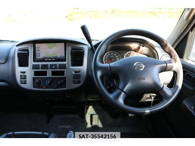 Nissan Caravan 2011-11 7866885-19
