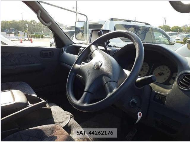 Nissan Caravan 2002-10 7866886-4
