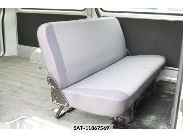 Nissan Caravan 2010-08 7866889-15