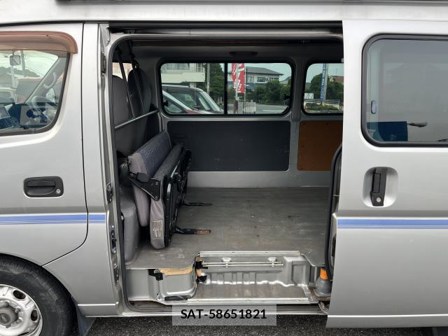 Nissan Caravan 2004-03 7872854-12
