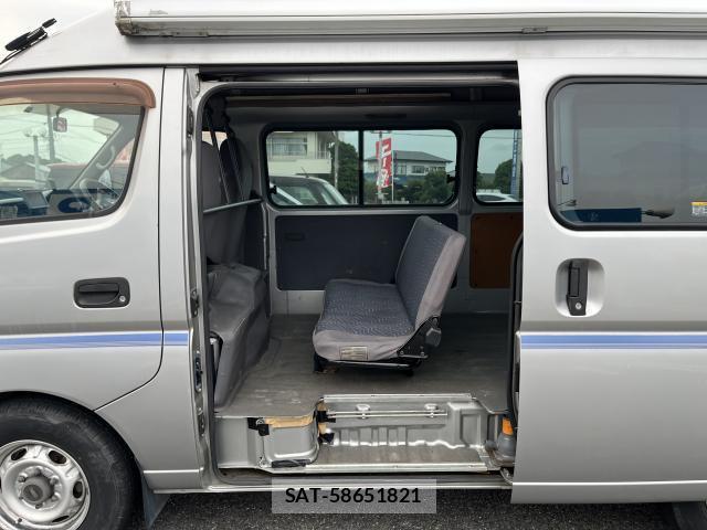 Nissan Caravan 2004-03 7872854-13