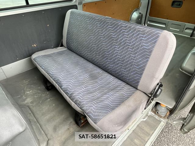 Nissan Caravan 2004-03 7872854-14