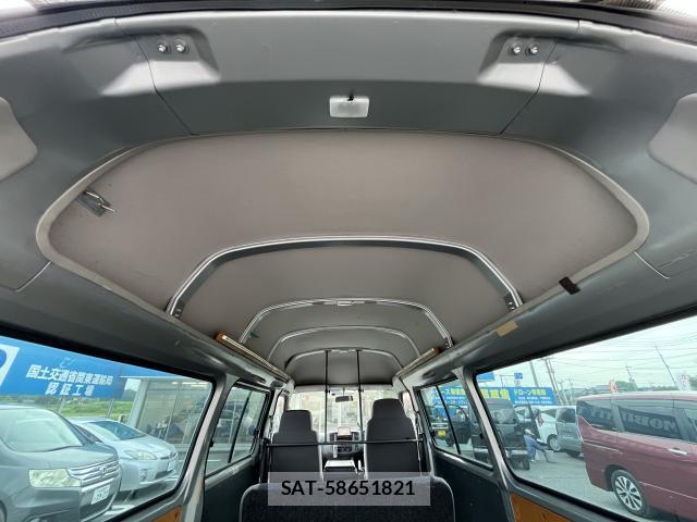 Nissan Caravan 2004-03 7872854-16
