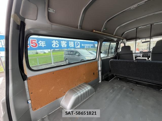 Nissan Caravan 2004-03 7872854-17