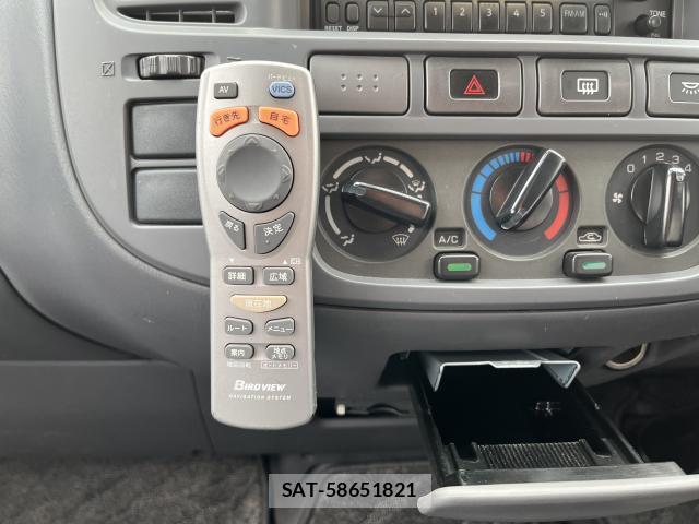 Nissan Caravan 2004-03 7872854-9