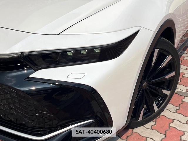 Toyota Crown Crossover 2023-03 7868350-12