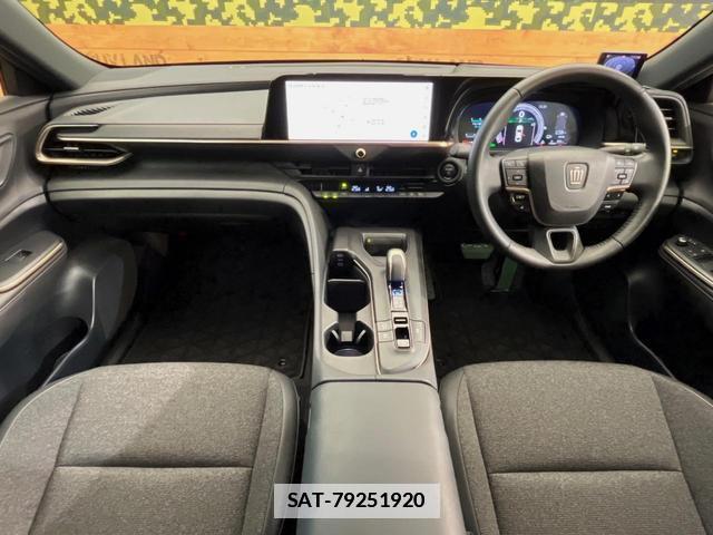 Toyota Crown Crossover 2023-03 7868488-1