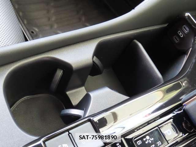 Toyota Crown Crossover 2023-12 7869401-12