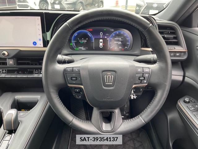 Toyota Crown Crossover 2023-01 7869681-10